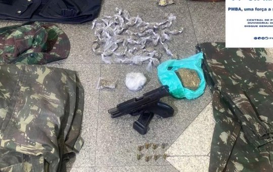 Homem morre e outros dois são presos em ação policial no subúrbio ferroviário