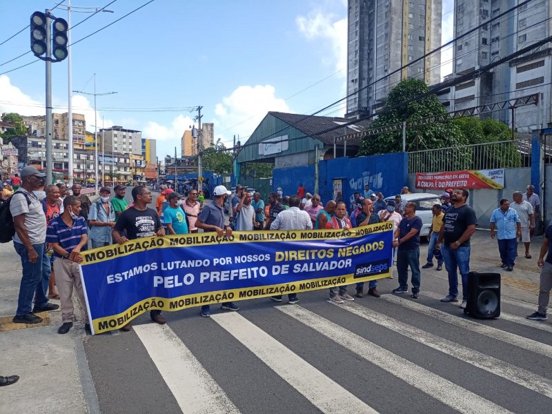 Salvador: Servidores municipais realizam protesto na Sete Portas