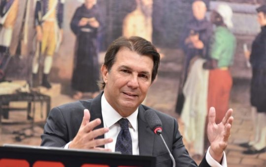 Papo indiscreto de deputados baianos vaza: "Sua fama de comedor tá fod*"