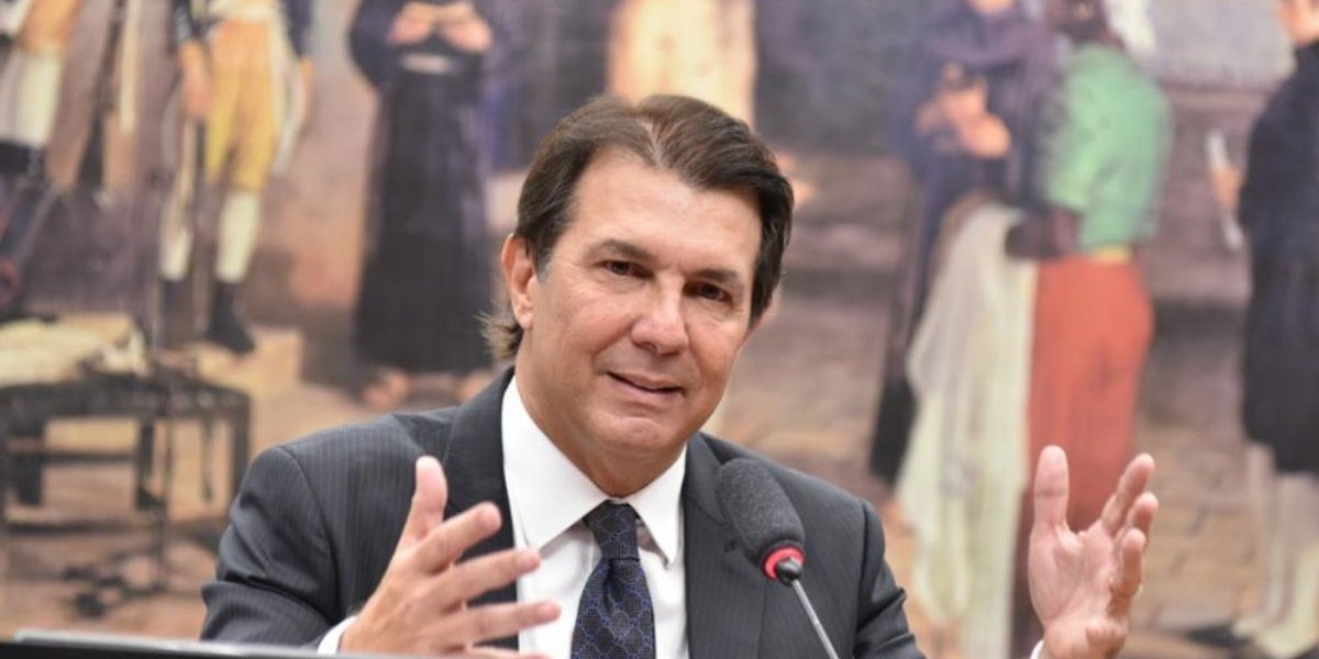 Papo indiscreto de deputados baianos vaza: "Sua fama de comedor tá fod*"