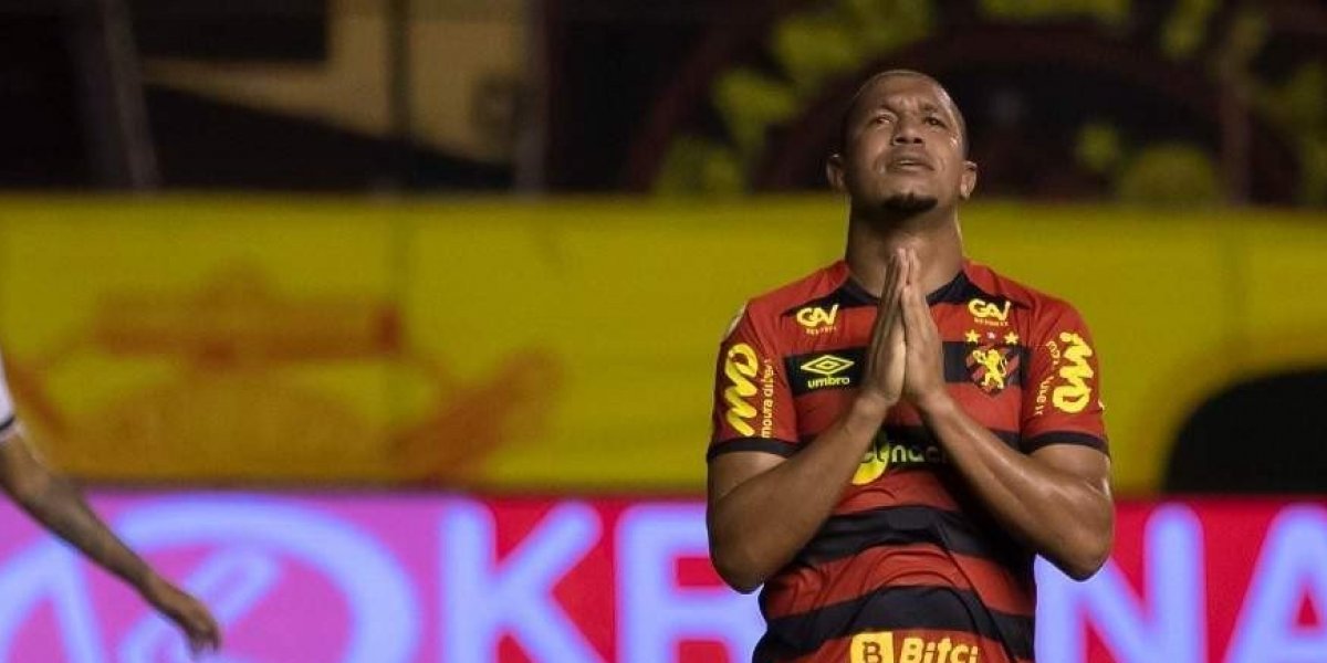 Vitória acerta contratação do atacante Rodrigão, ex-Bahia