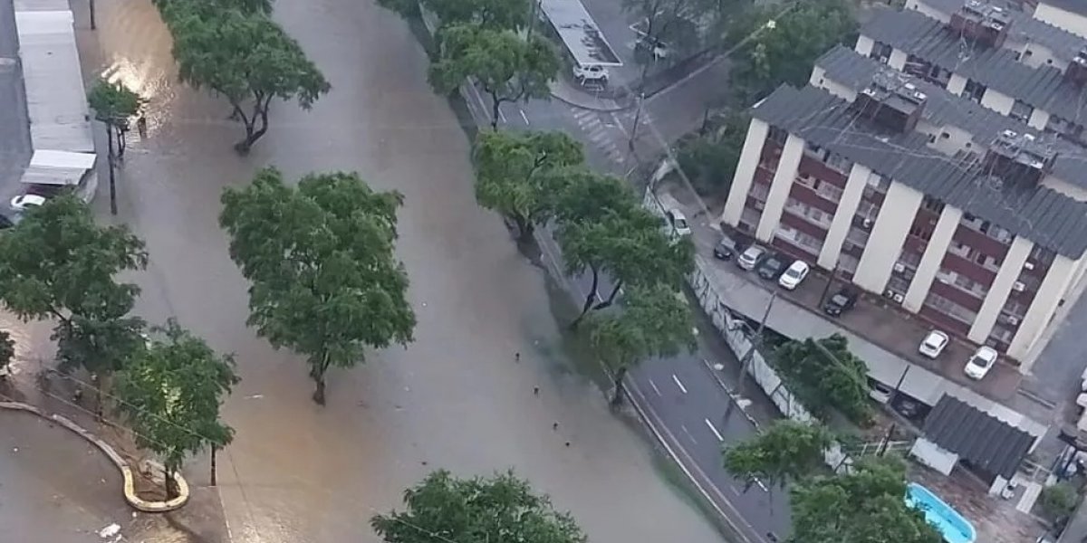 Fortes chuvas em Pernambuco causam transtornos e deixam dois mortos