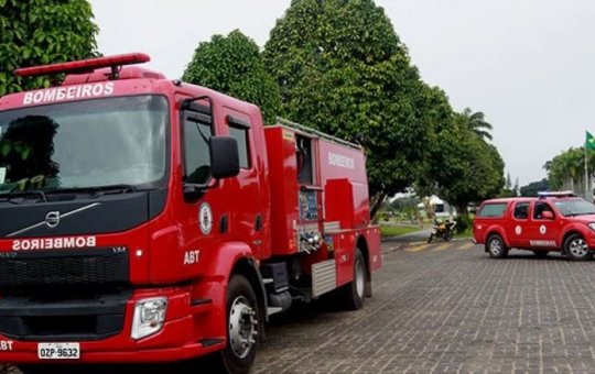 Bombeiros baianos seguem em apoio a população de Recife