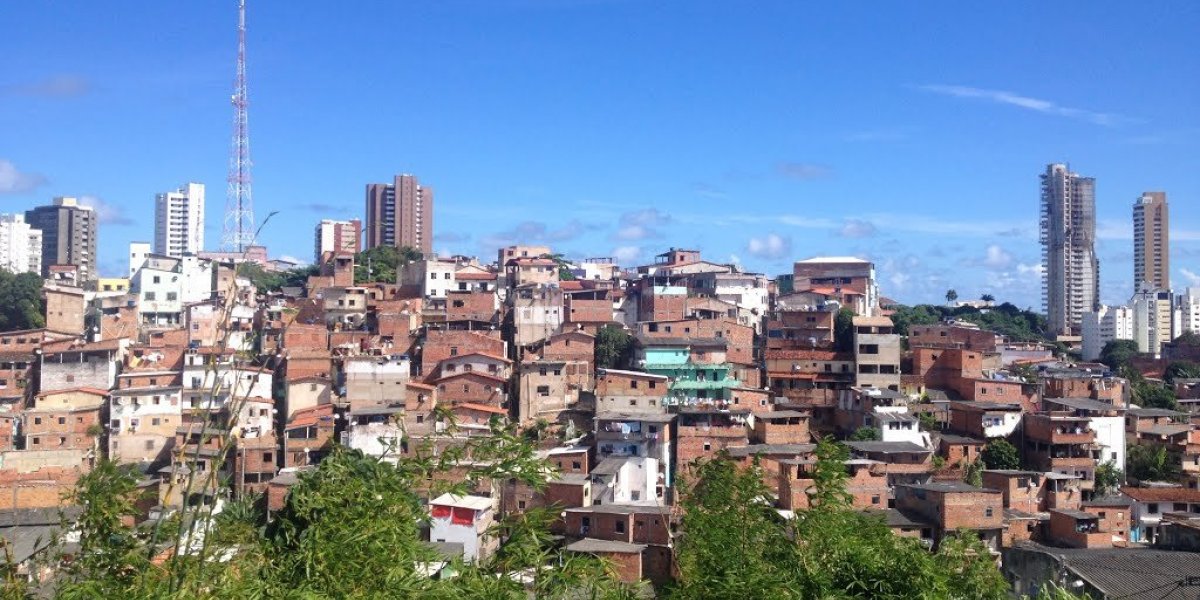 Policial civil é baleado em posto de gasolina no Alto das Pombas