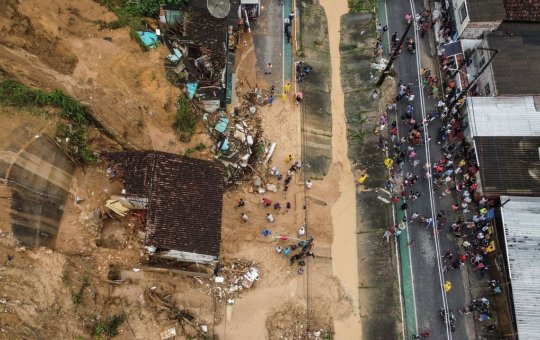 Chuva no Recife já soma 84 mortes; município decreta situação de emergência