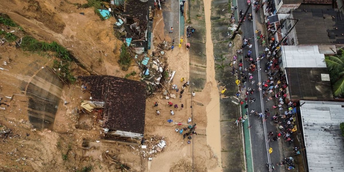 Chuva no Recife já soma 84 mortes; município decreta situação de emergência
