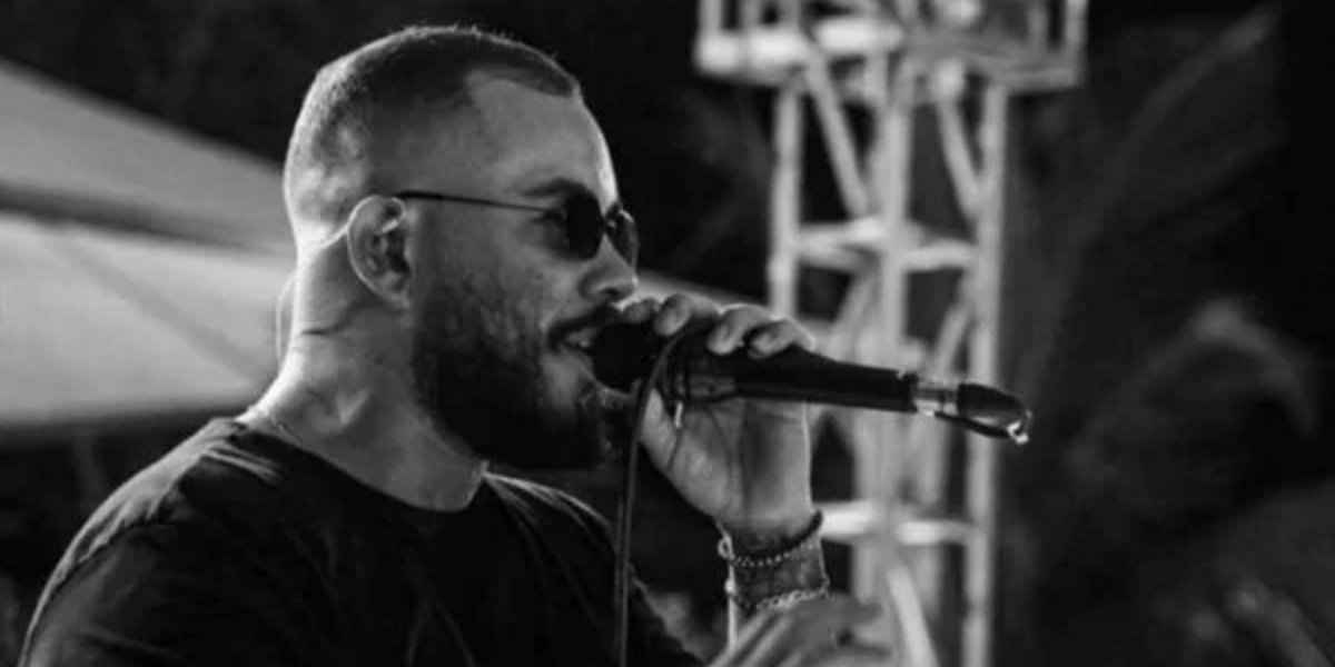 Cantor sertanejo, esposa e filho morrem em acidente de carro em MG