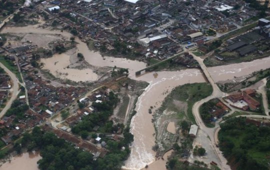 São João é suspenso em Recife; recursos vão auxiliar vítimas das chuvas