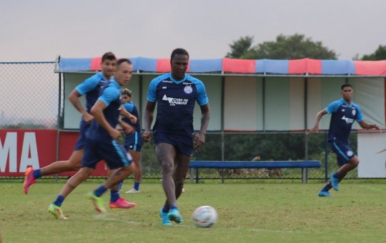 Rodallega deve retornar ao ataque Tricolor contra o Criciúma