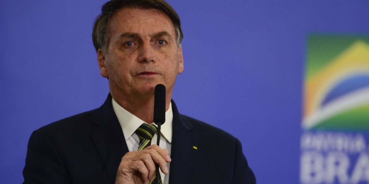 "Eu não confio na urna eletrônica", diz Bolsonaro durante entrevista