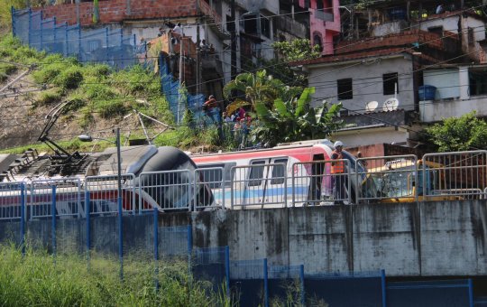 Após batida de trens, duas estações do metrô de Salvador seguem sem funcionar