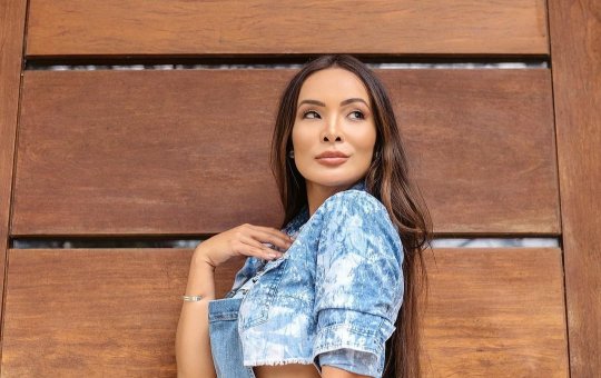Carol Nakamura apoia filho adotivo após volta para mãe biológica: 'Não julguem'