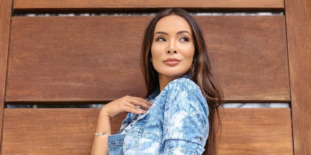 Carol Nakamura apoia filho adotivo após volta para mãe biológica: 'Não julguem'