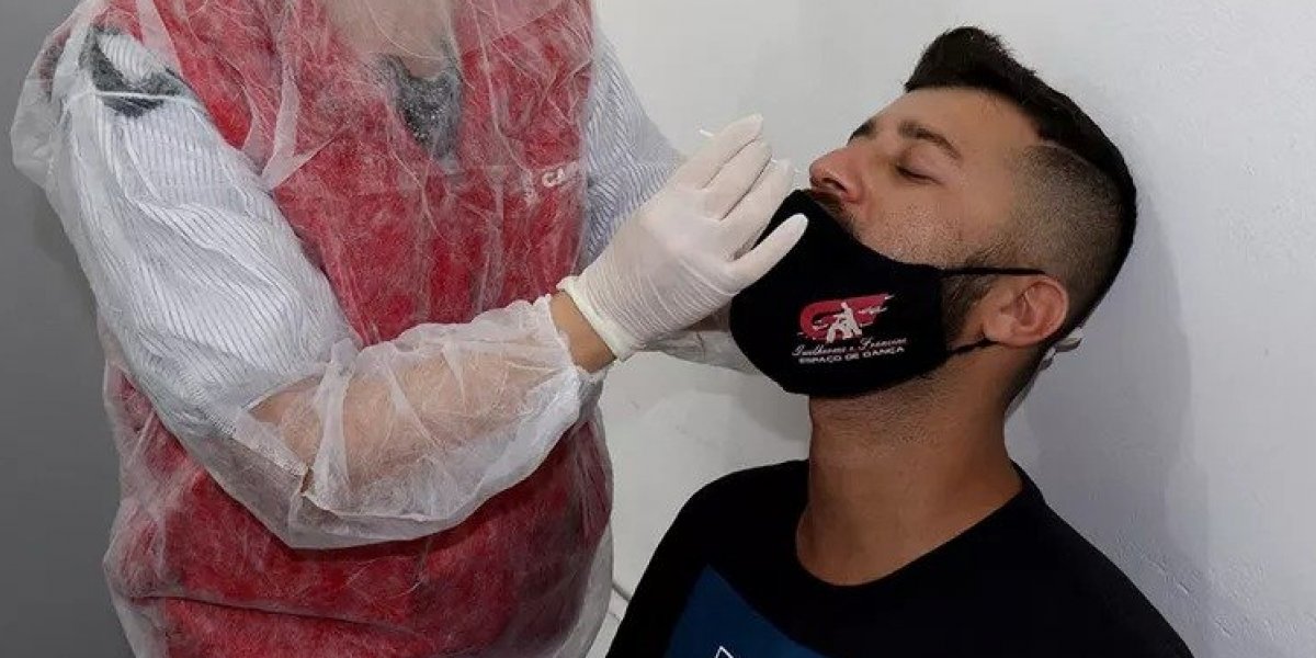 Brasil registra menor número mensal de mortes por Covid desde início da pandemia