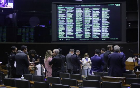 Câmara aprova MP que altera tributação de PIS e Cofins sobre etanol