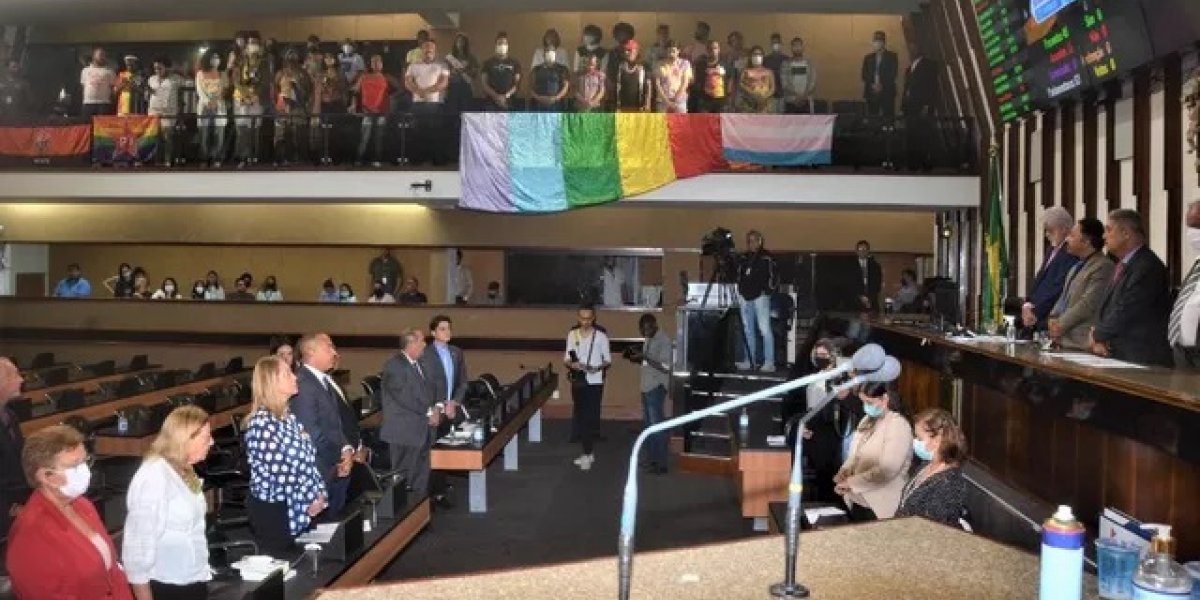 Lei Milena Passos, que pune LGBTfobia na Bahia, é aprovada pela Alba
