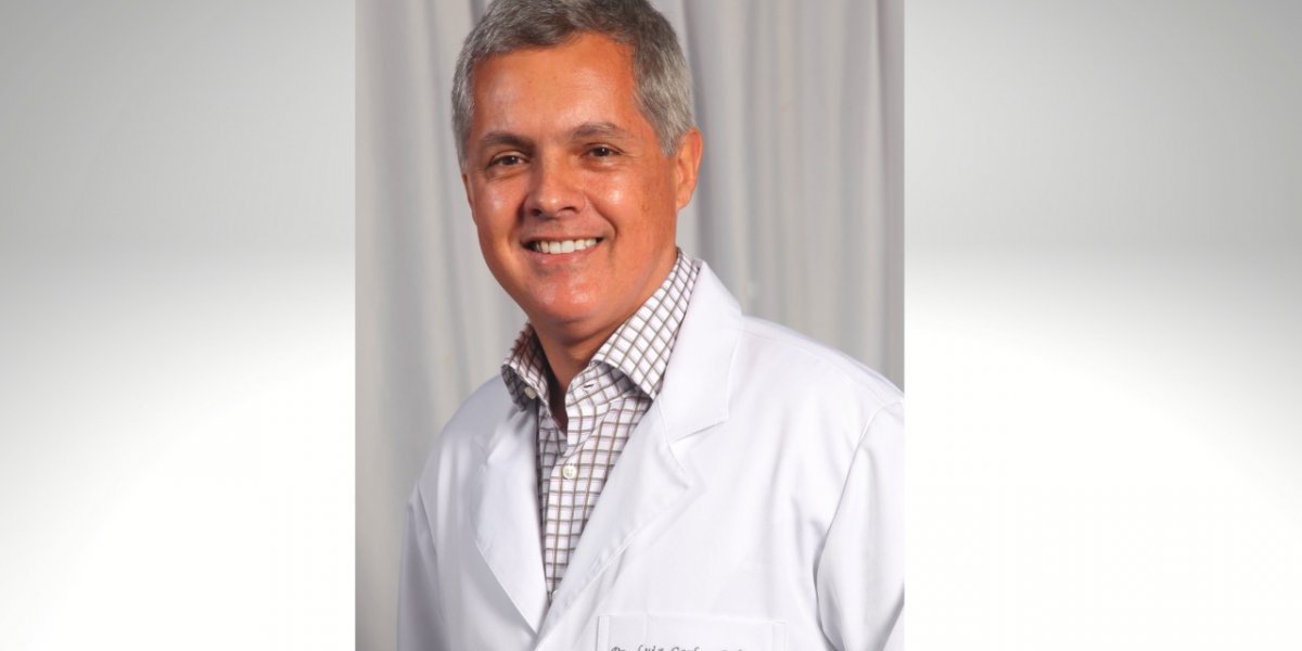 Médico baiano quebra tabu e incentiva que mulheres façam uso de vibrador