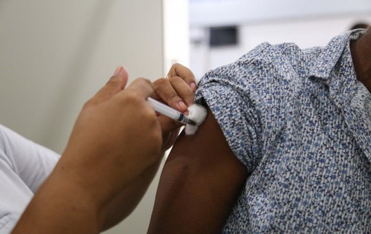 4ª dose da vacina contra Covid será liberada para pessoas a partir dos 50 anos