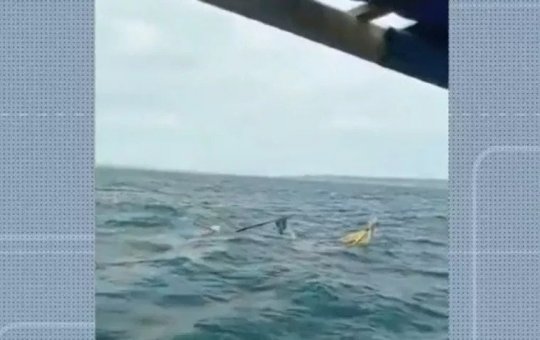 Pescadores são resgatados após ficarem à deriva por 6h no mar de Itacaré