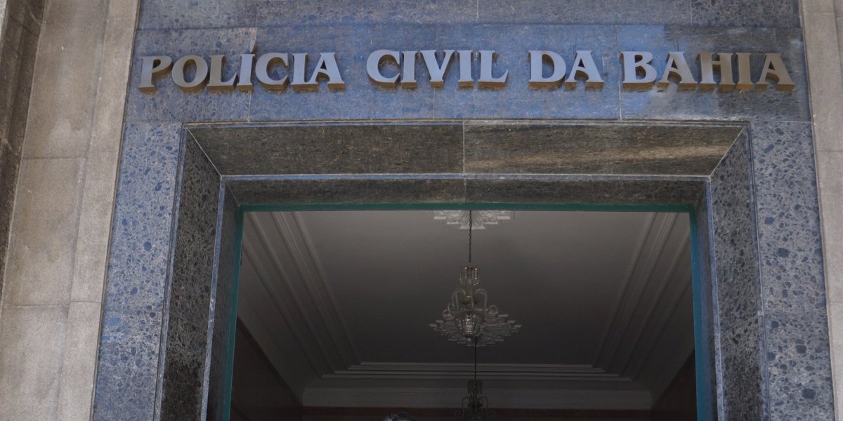 Prédio-sede da Polícia Civil na Piedade é atingido por incêndio