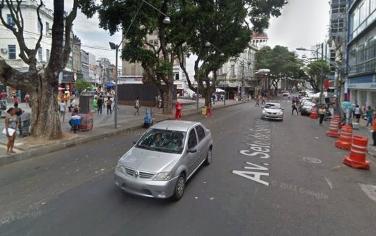 Vídeo: Mulher trans acusada de furto é linchada no centro de Salvador