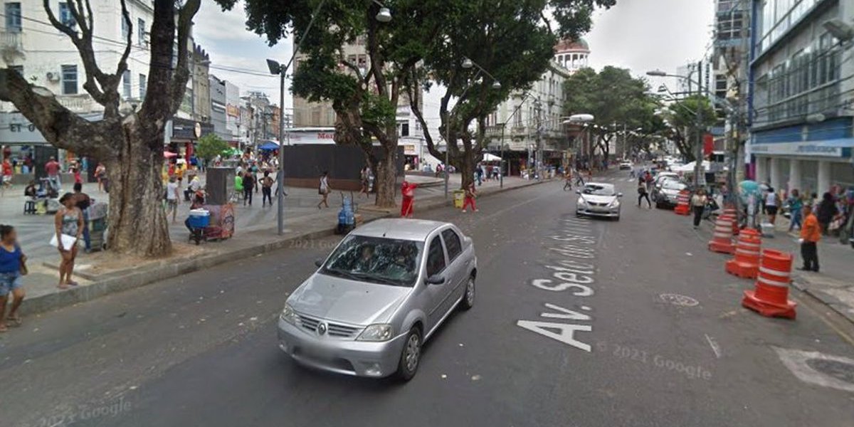 Vídeo: Mulher trans acusada de furto é linchada no centro de Salvador