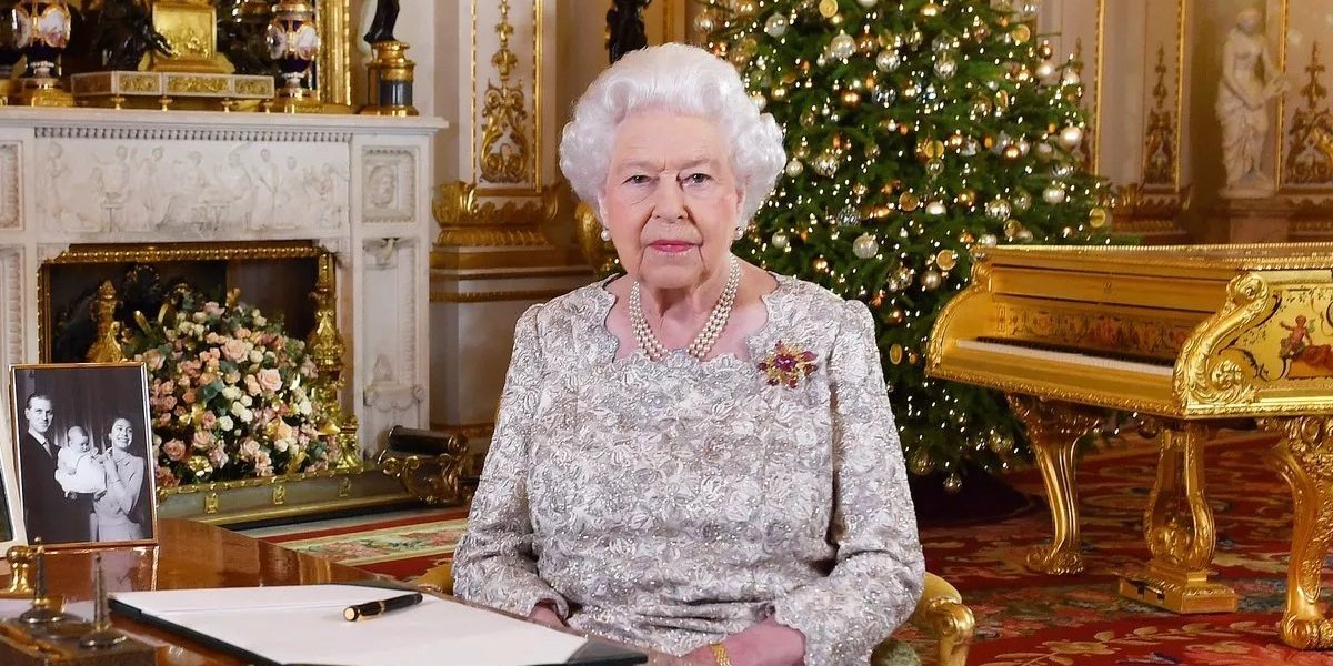 Polícia evacua Trafalgar Square, em Londres, no Jubileu da Rainha Elizabeth II