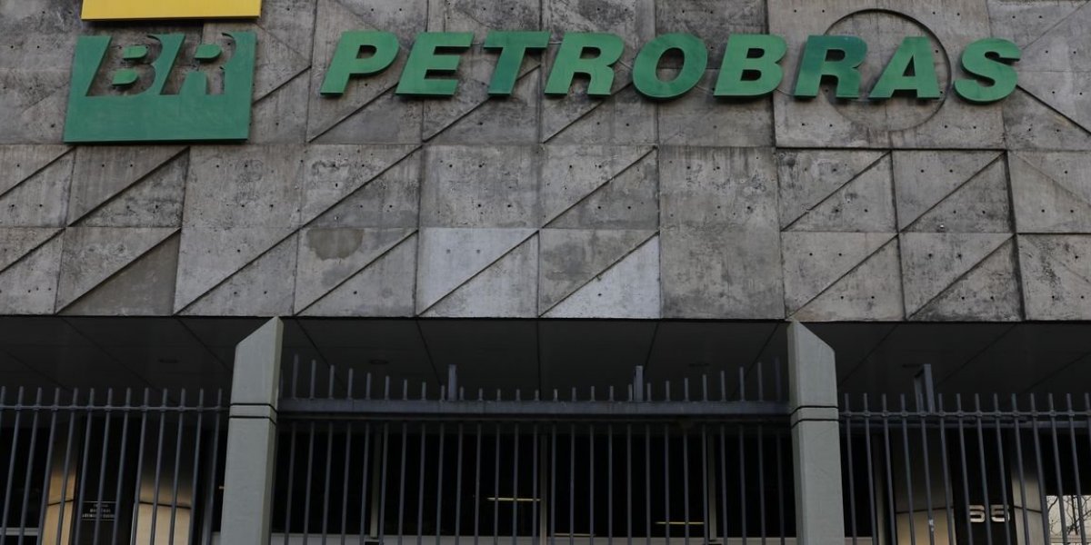 Presidente Jair Bolsonaro admite ser muito difícil de privatizar a Petrobras