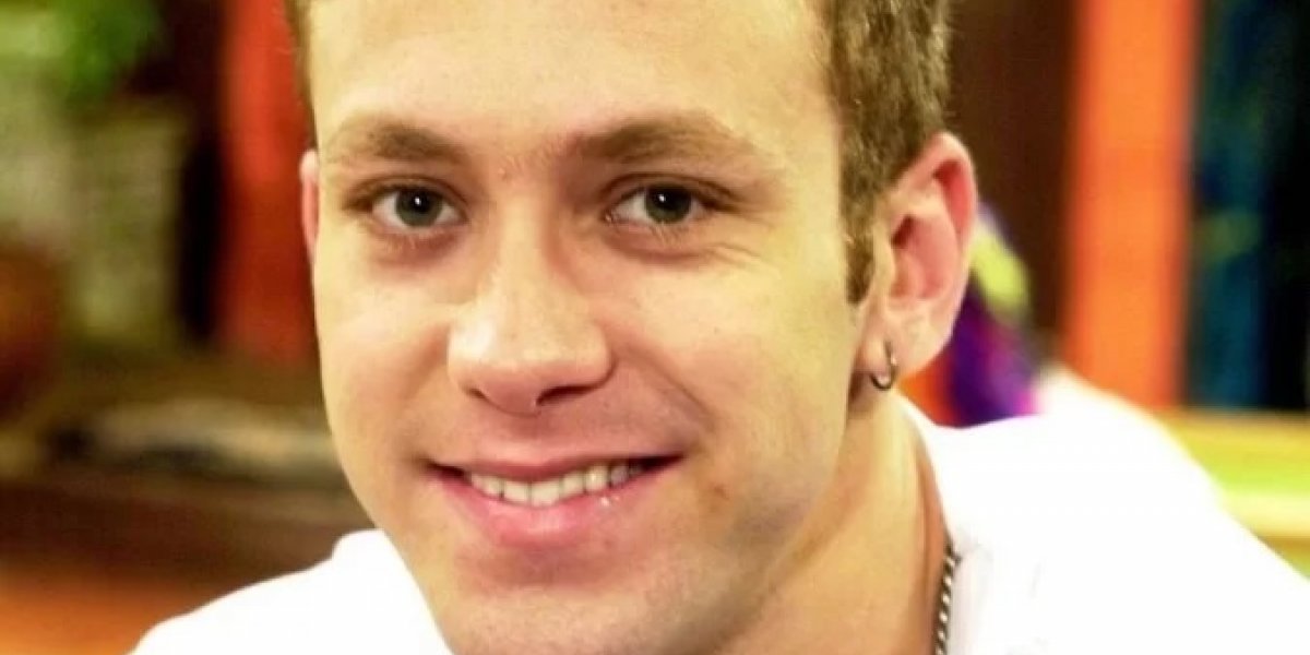 Sérgio Hondjakoff, ex-ator da Globo, surta e ameaça o pai em vídeo