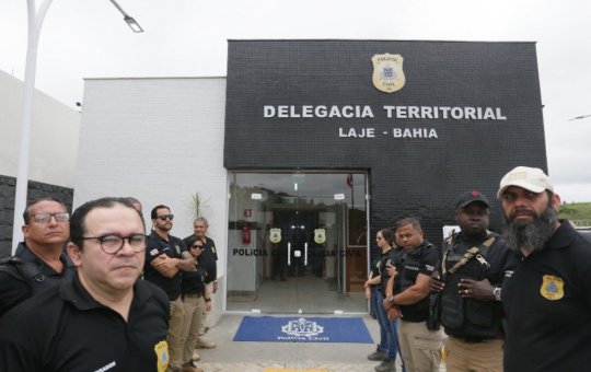 Rui Costa entrega nova Delegacia Territorial e inicia novas obras em Laje