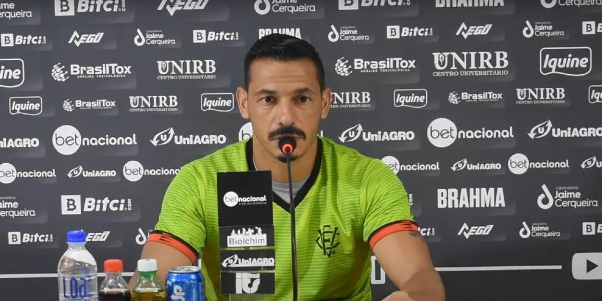 Atacante enxerga evolução do Vitória após chegada de técnico