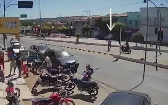 Homem de 54 anos sofre fraturas após ser arremessado por motocicleta na Bahia
