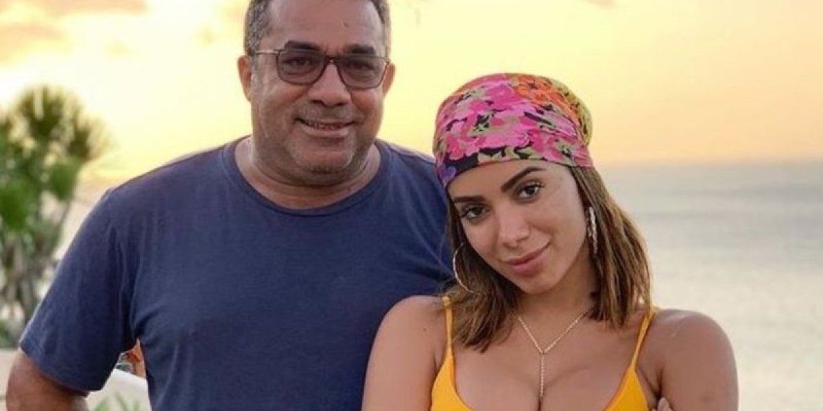 Anitta agradece aos Orixás por melhora do pai e sofre intolerância religiosa