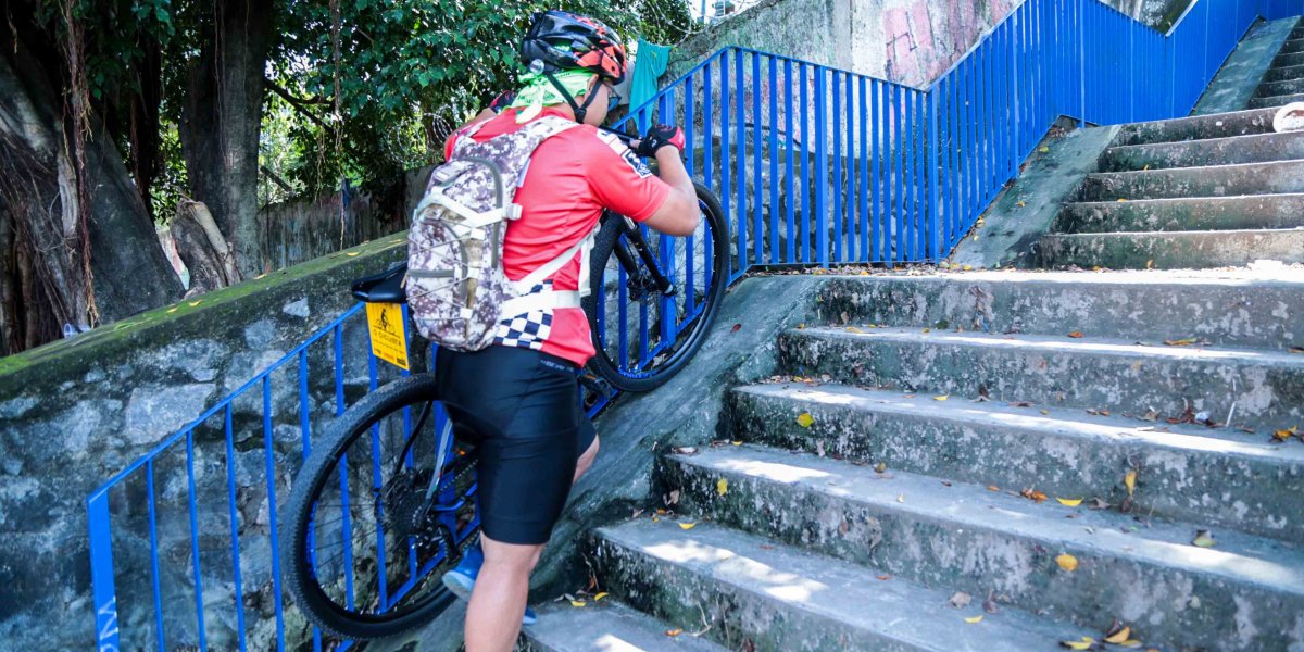 Escadarias adaptadas facilitam o uso de bicicleta em Salvador