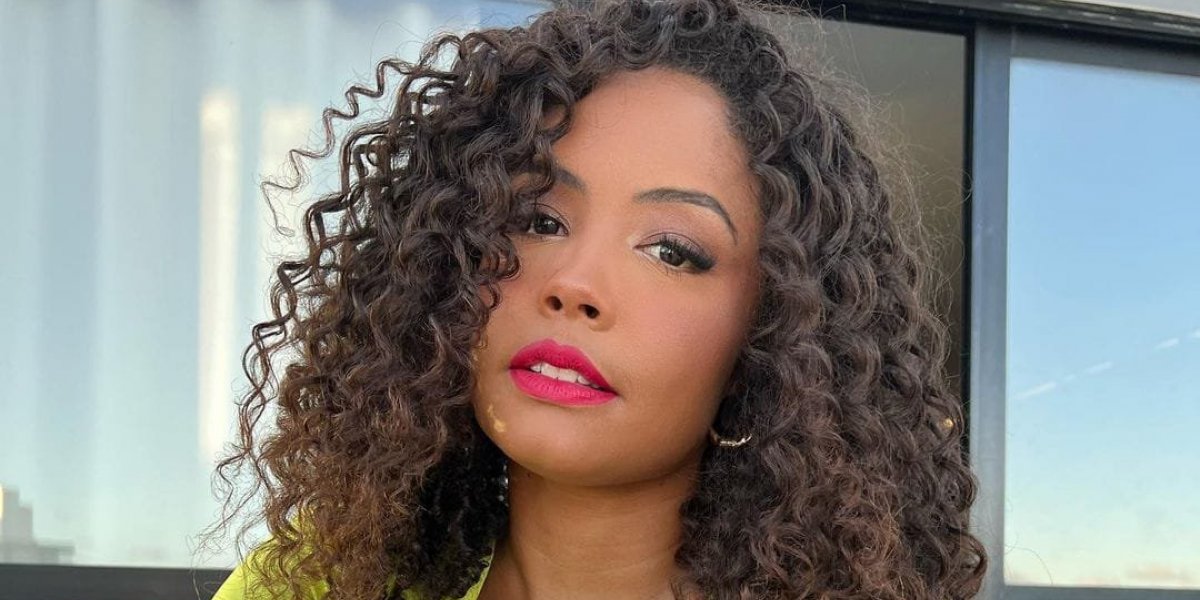 Influenciadora Rafaela Moreira comemora 1 milhão de seguidores com festa paredão