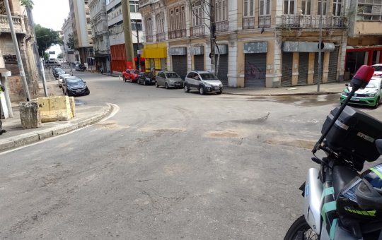 Após um mês fechada, Ladeira da Montanha é liberada em Salvador 