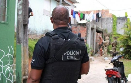 Bahia: Polícia Civil cumpre mandados em operação contra o tráfico de drogas