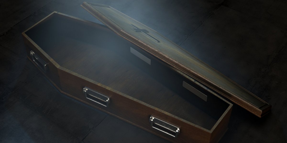 Caixão cai na rua após carro funerário se envolver em acidente; veja o vídeo