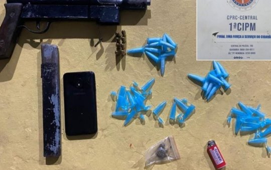 Em ações distintas, Polícia Militar apreende submetralhadora e dinheiro falso