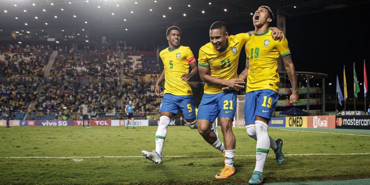 Brasil goleia Equador e fica a um empate do título sub-20 no ES