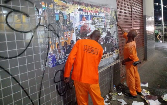 Sedur remove peças publicitárias irregulares em Salvador