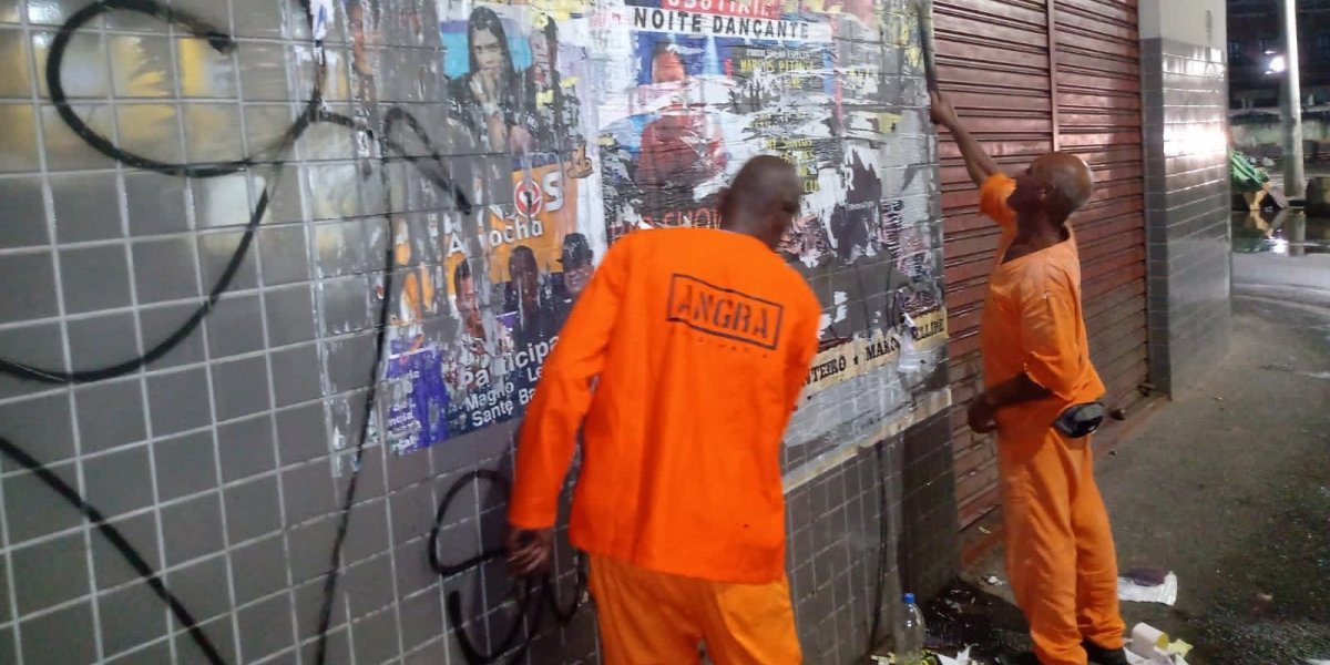 Sedur remove peças publicitárias irregulares em Salvador