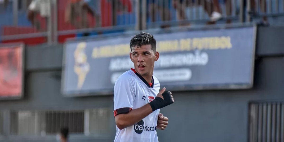 Vitória decide multar jogadores e membro da comissão técnica