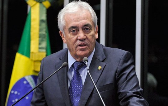 Otto Alencar recebe alta após cirurgia para retirada de cálculo renal