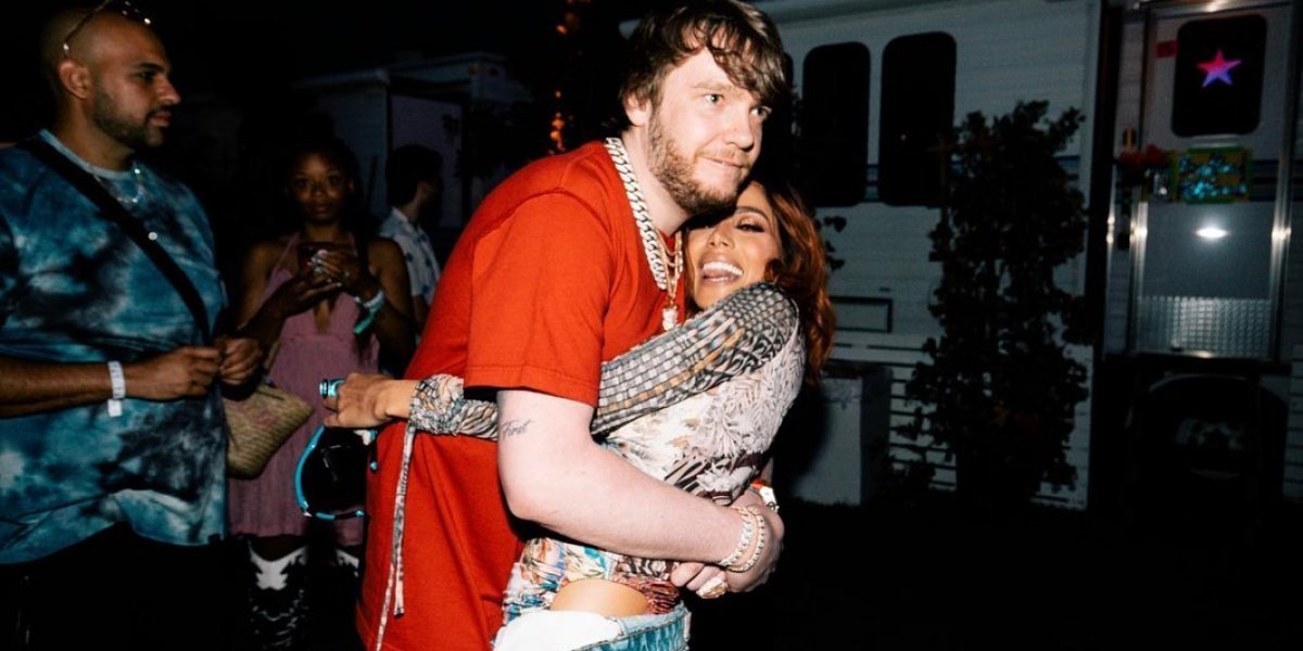 Após rumores, Anitta aparece com produtor canadense no Dia dos Namorados