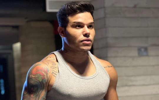 Tierry agita web ao mostrar físico bombado