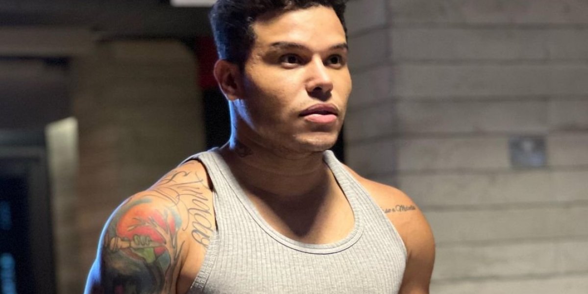 Tierry agita web ao mostrar físico bombado