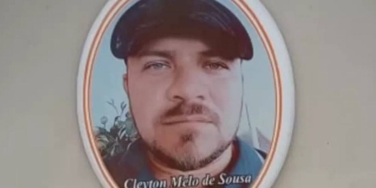 Homem constrói o próprio jazigo e coloca mensagem sobre morte: "em breve"