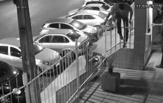 Jovem é agredido e ameaçado com arma ao visitar namorada em Salvador