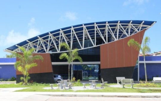 Governo do Estado entrega policlínica em Narandiba